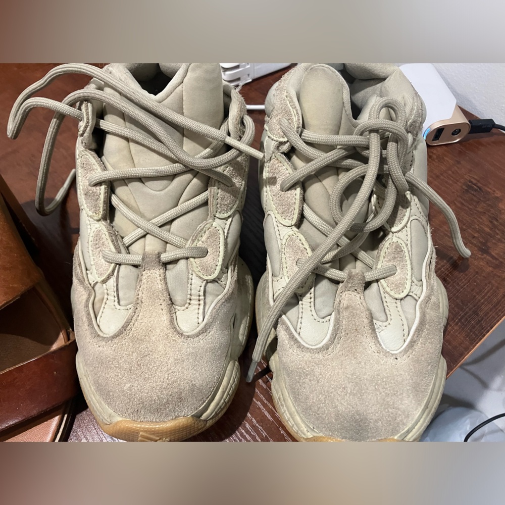 Yeezy 500 women’s size 5